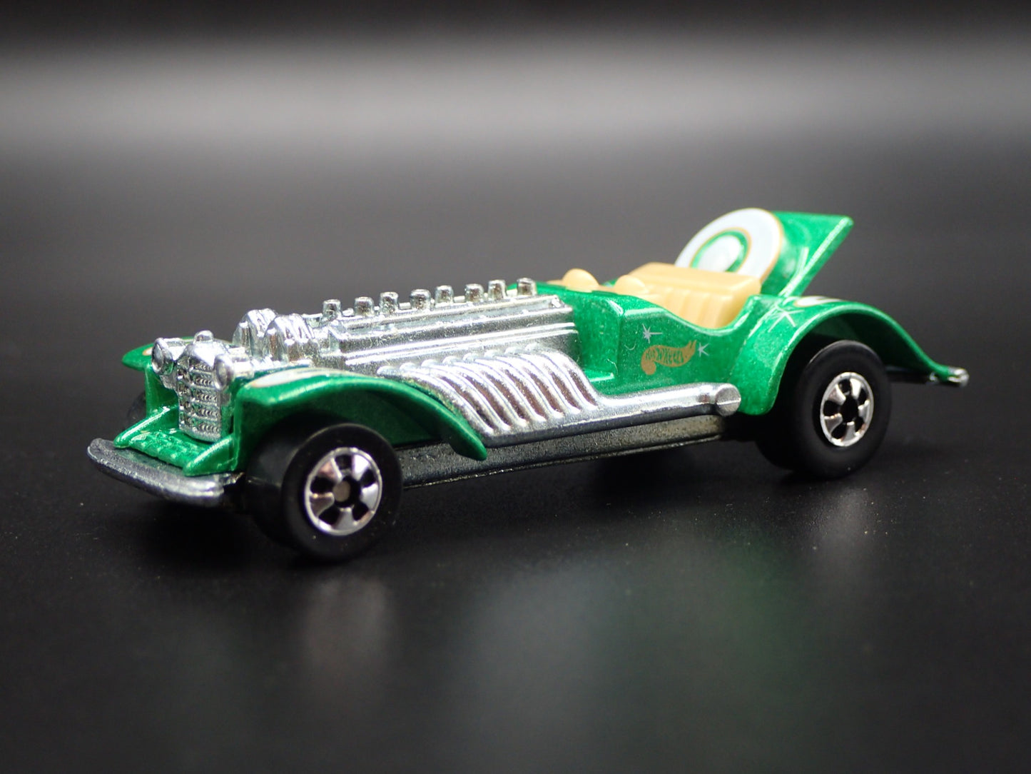 CUSTOM HOT ROD SWEET 16 GREEN 1:64 SCALE COLLECTIBLE DIORAMA DIECAST MODEL CAR