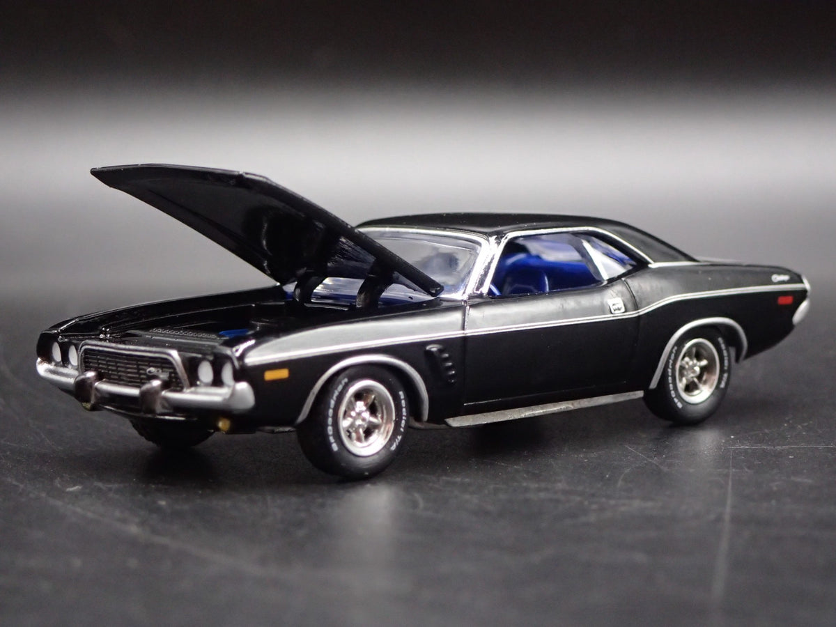 1973 73 DODGE CHALLENGER RARE 1:64 SCALE COLLECTIBLE DIORAMA DIECAST MODEL CAR-Burning Rubber Toy Company