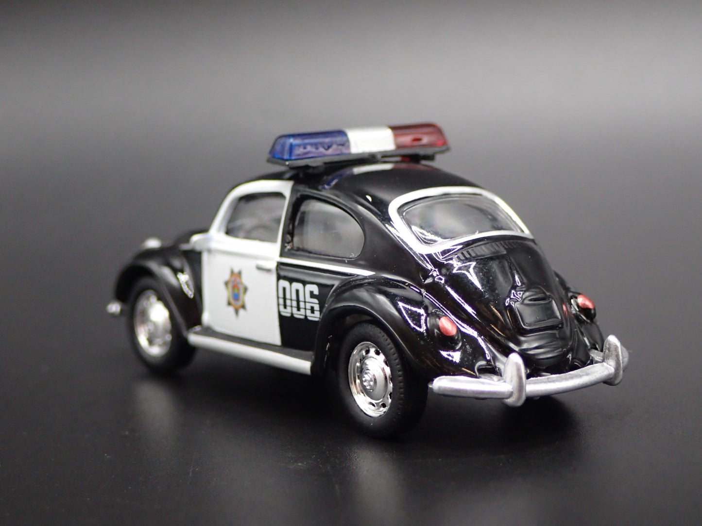 1960-1967 VW VOLKSWAGEN CLASSIC BEETLE BUG POLICE 1:64 SCALE DIECAST MODEL CAR
