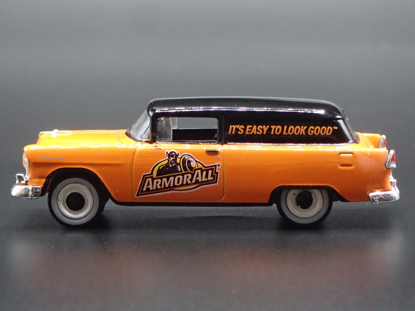 1955 55 CHEVY CHEVROLET SEDAN DELIVERY ARMOR ALL 1:64 SCALE DIECAST MODEL CAR