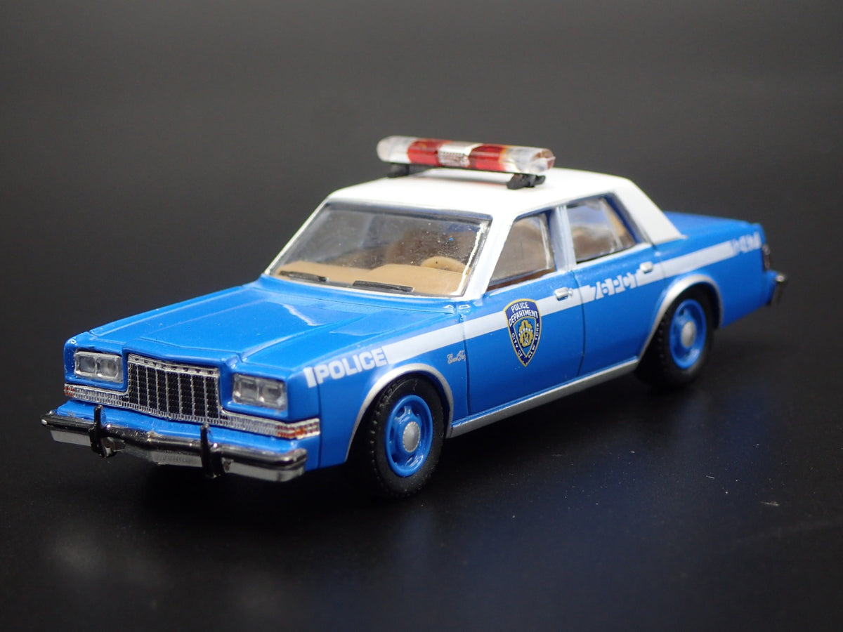 1982 82 PLYMOUTH GRAN FURY NYPD POLICE RARE 1:64 SCALE DIORAMA DIECAST MODEL CAR-Burning Rubber Toy Company
