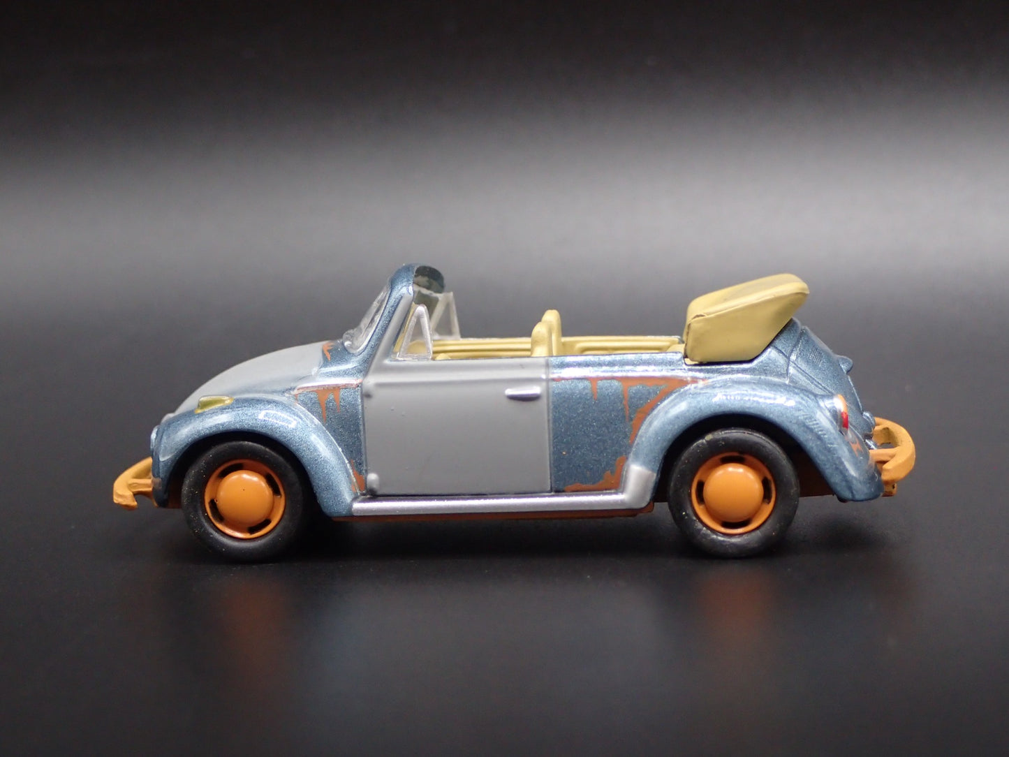 1975 75 VW VOLKSWAGEN SUPER BEETLE BUG CONVERTIBLE 1/64 SCALE DIECAST MODEL CAR
