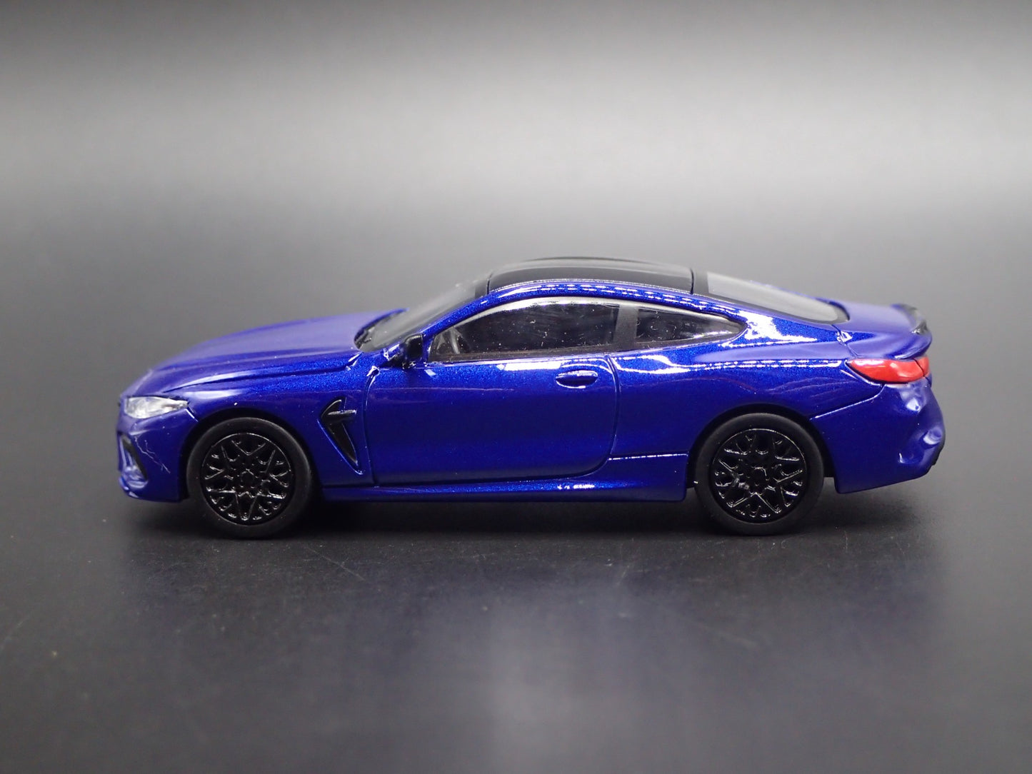 2019-2025 BMW M8 COUPE RARE 1:64 SCALE COLLECTIBLE DIORAMA DIECAST MODEL CAR