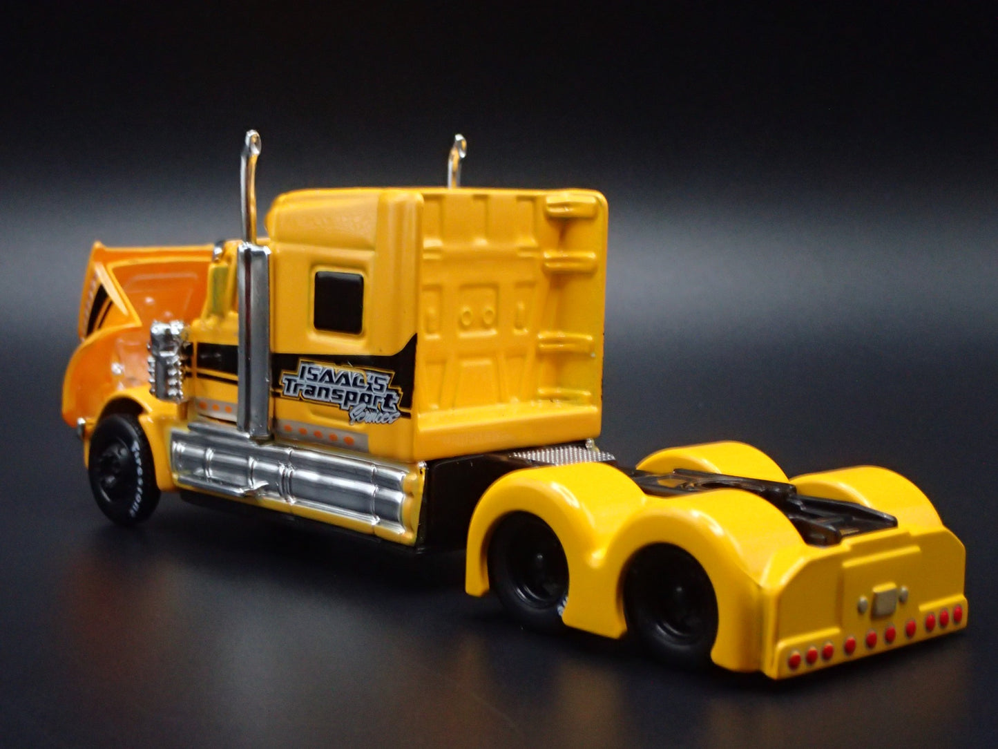 INTERNATIONAL LONESTAR & CAR TRANSPORTER HAULER TRAILER 1:64 SCALE DIECAST MODEL
