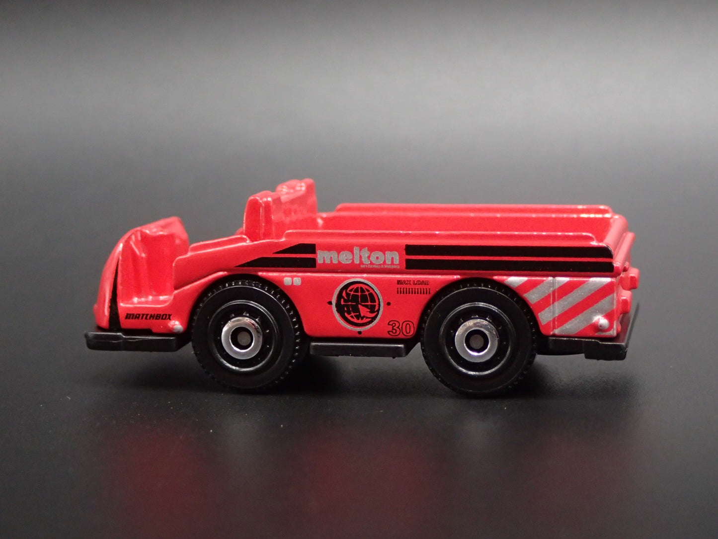 MINI CARGO TRUCK MELTON RED 1/64 MB SCALE COLLECTIBLE DIORAMA DIECAST MODEL CAR