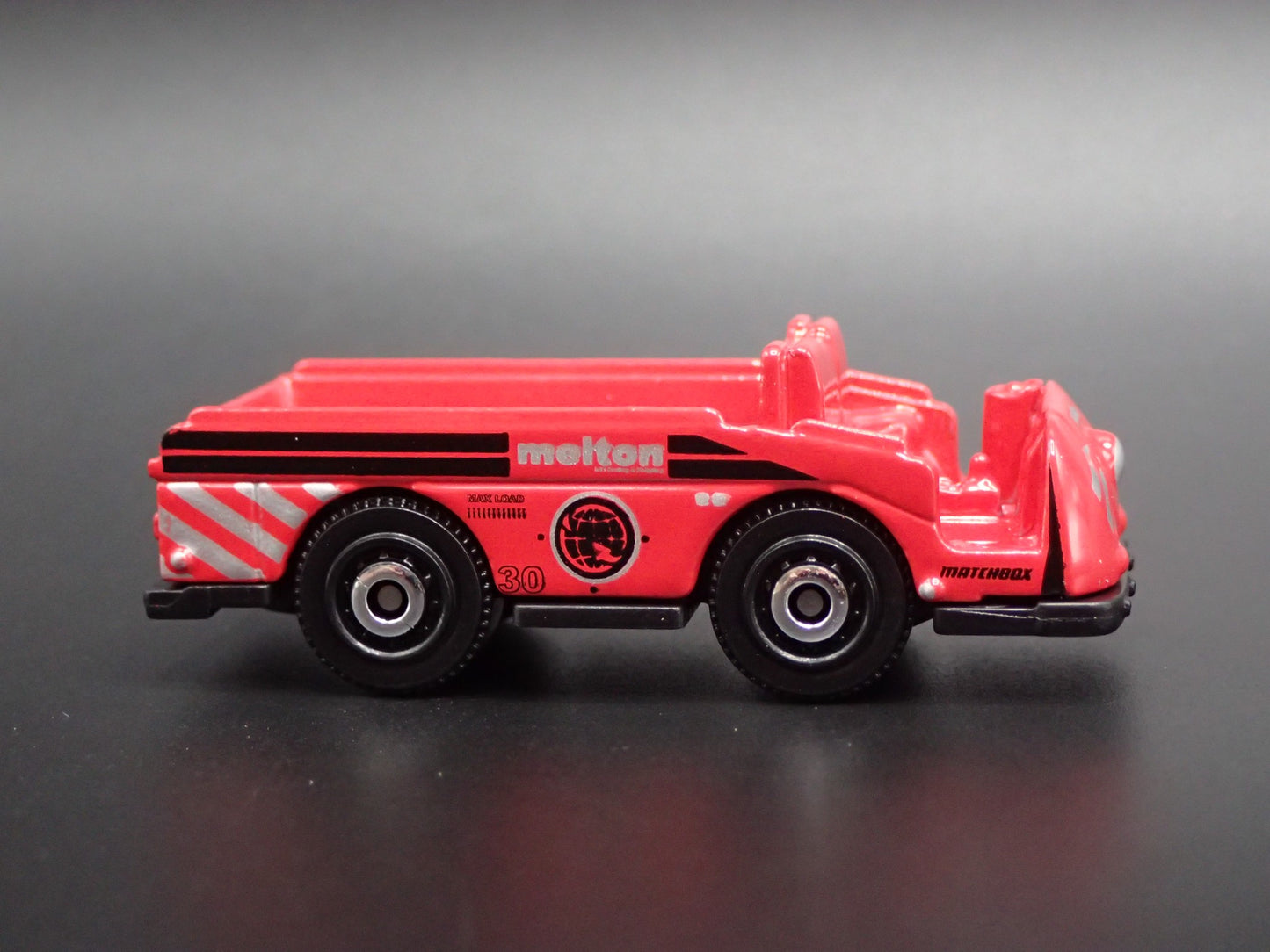 MINI CARGO TRUCK MELTON RED 1/64 MB SCALE COLLECTIBLE DIORAMA DIECAST MODEL CAR