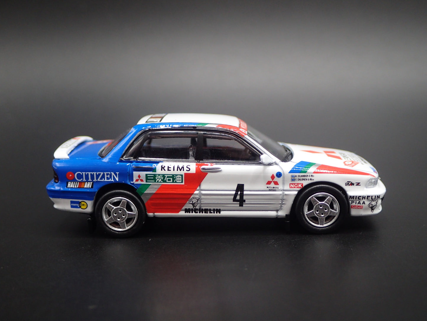 MITSUBISHI GALANT VR4 RALLY CAR #4 REIMS 1:64 SCALE DIORAMA DIECAST MODEL CAR
