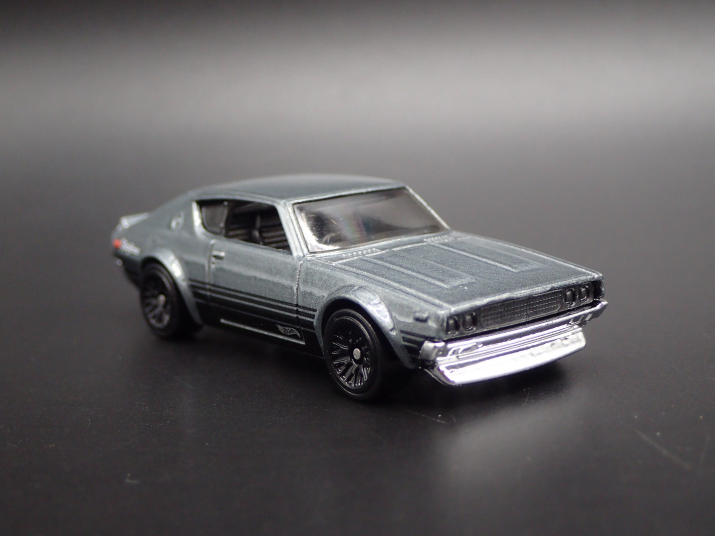 1972-1973 NISSAN SKYLINE 2000 GTR GRAY RARE 1:64 SCALE DIORAMA DIECAST MODEL CAR