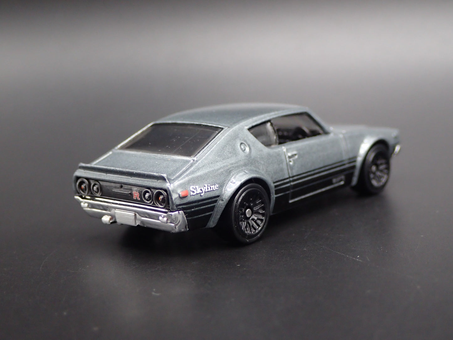 1972-1973 NISSAN SKYLINE 2000 GTR GRAY RARE 1:64 SCALE DIORAMA DIECAST MODEL CAR