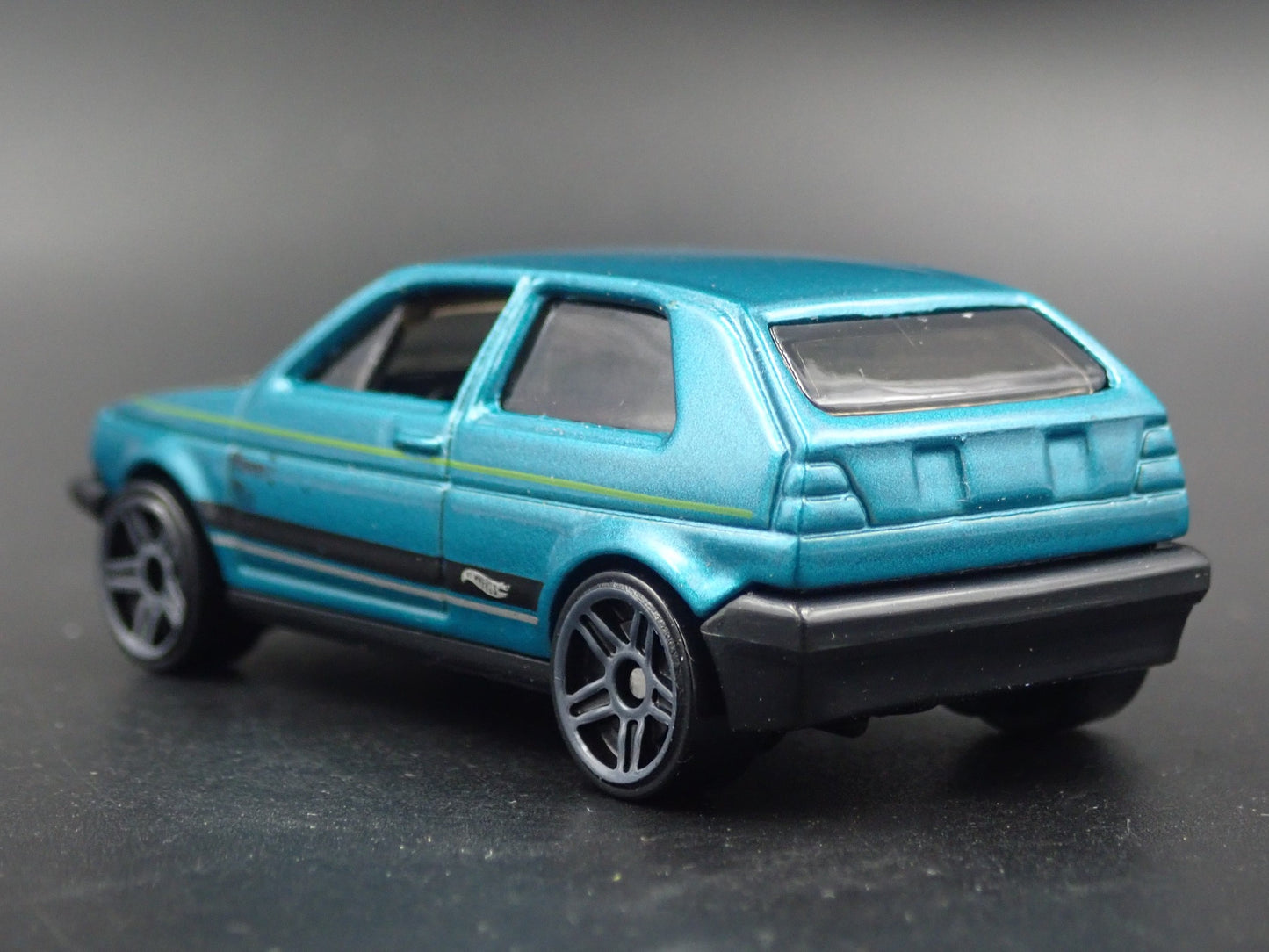 1985-1992 VW VOLKSWAGEN GOLF MK2 GREEN 1:64 SCALE COLLECTIBLE DIECAST MODEL CAR