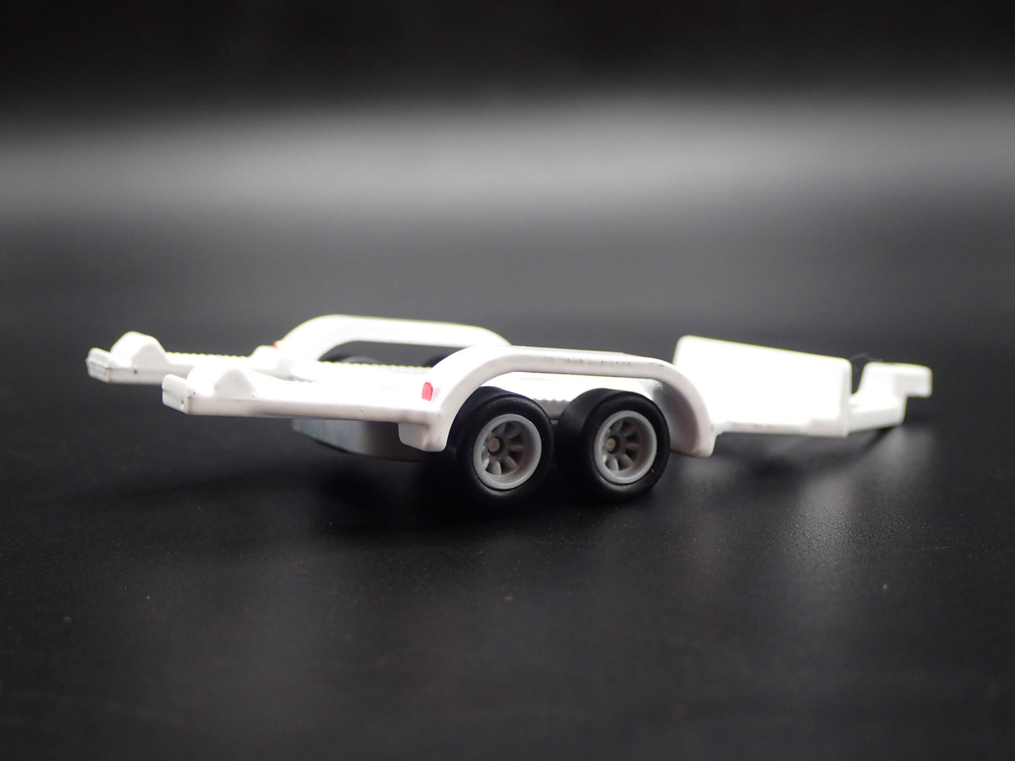 FLATBED TRAILER w/ LOADING RAMPS 1:64 SCALE LIMITED COLLECTIBLE DIORAMA MODEL