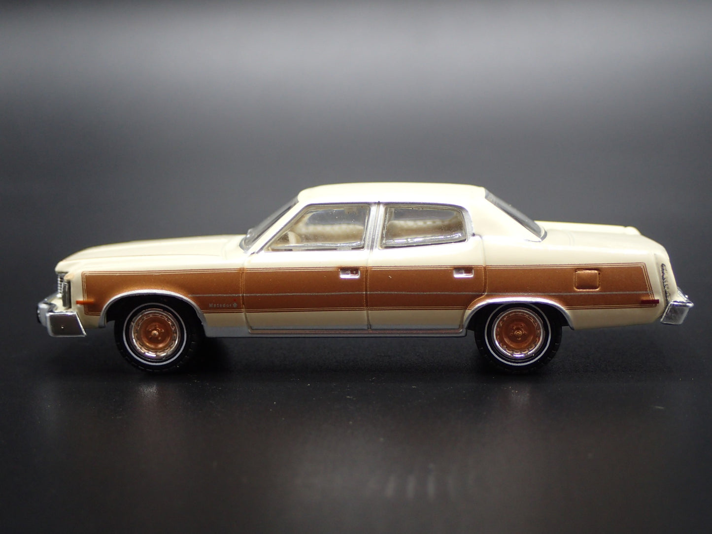1978 78 AMC MATADOR BARCELONA FOUR 4 DOOR 1:64 SCALE DIORAMA DIECAST MODEL CAR