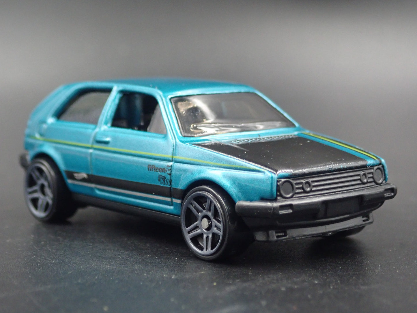 1985-1992 VW VOLKSWAGEN GOLF MK2 GREEN 1:64 SCALE COLLECTIBLE DIECAST MODEL CAR