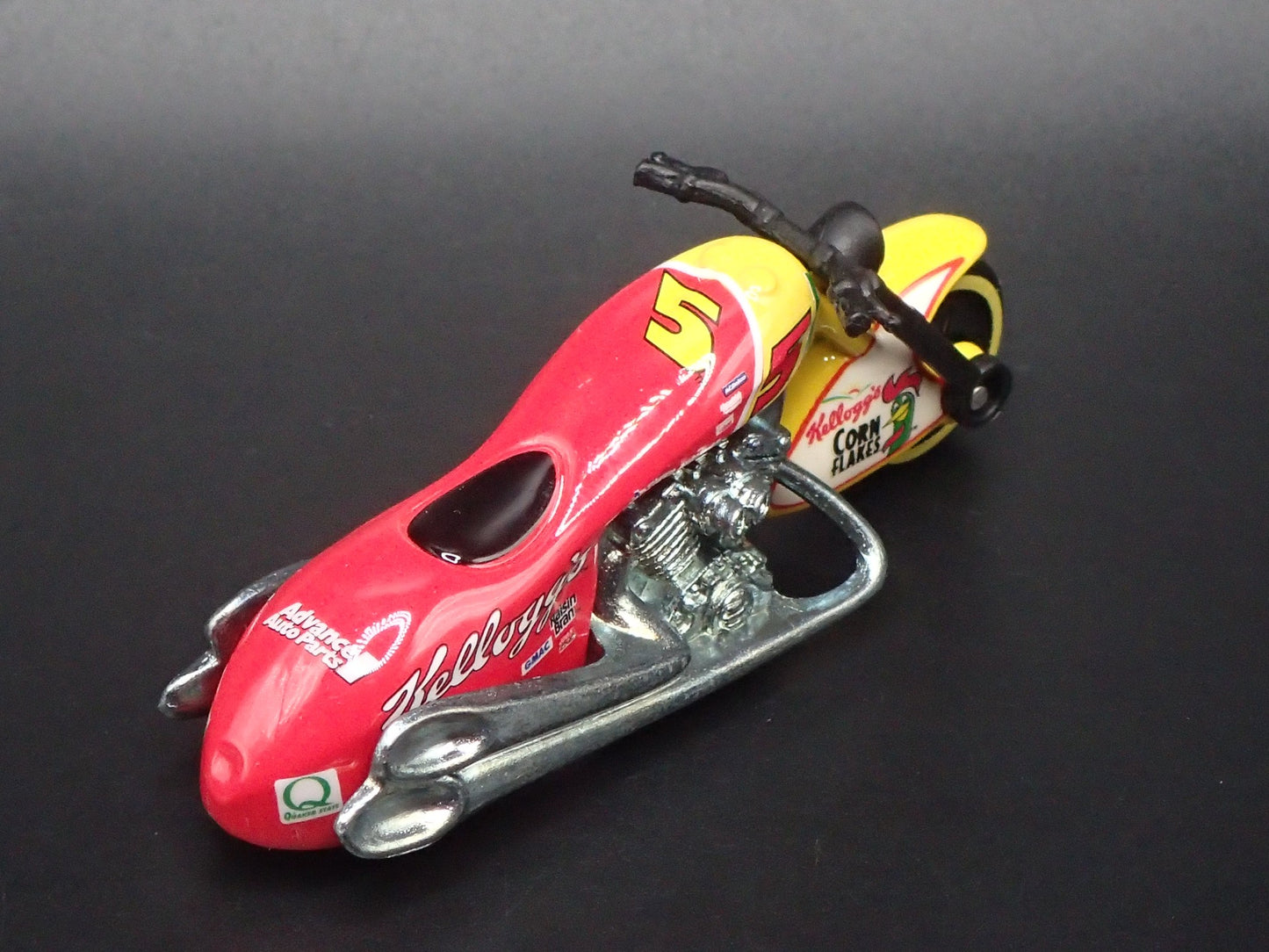 SCORCHIN SCOOTER MOTORCYCLE KELLOGGS 5 1:64 HOT WHEELS SCALE DIECAST MODEL CAR