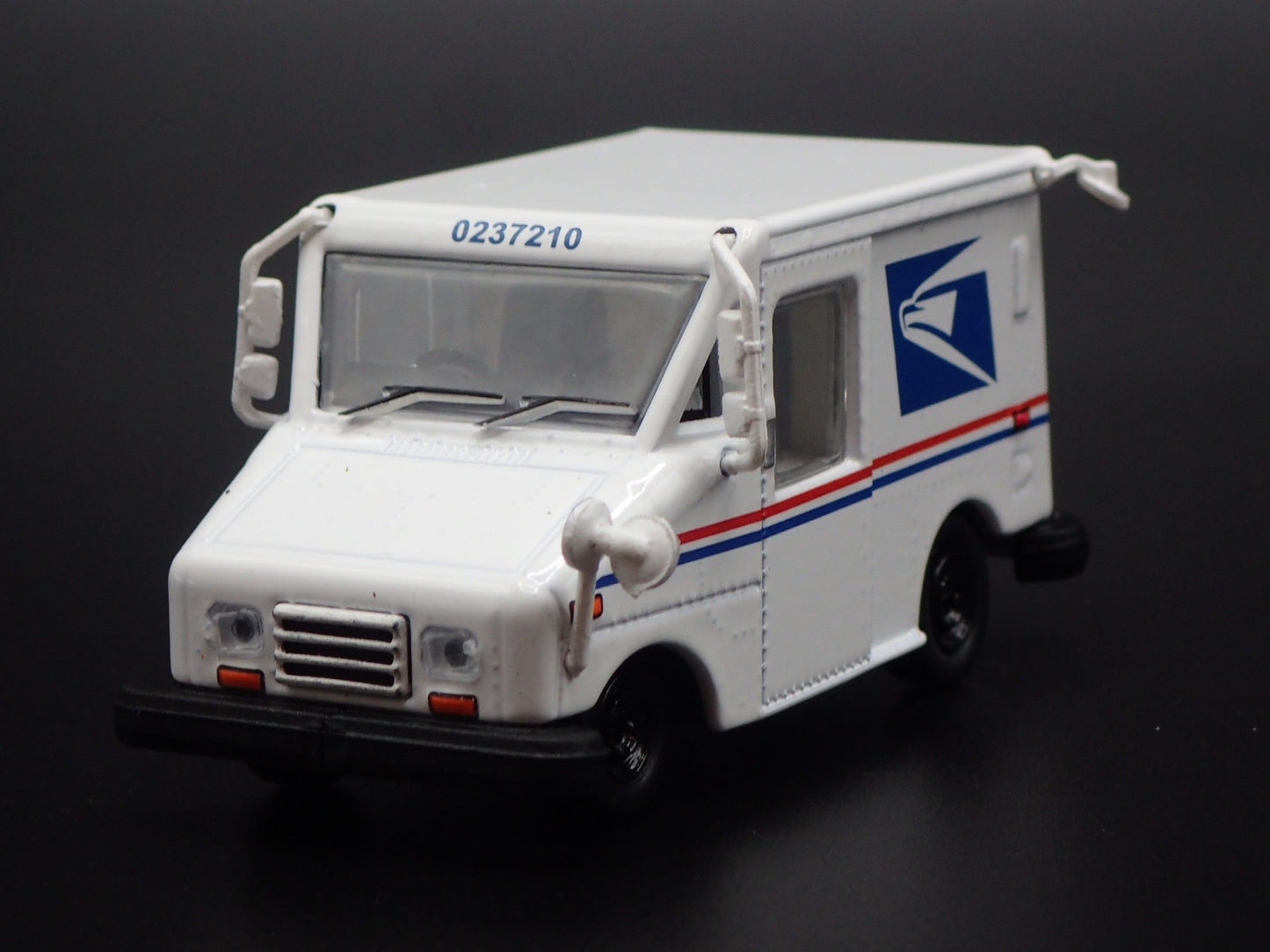 USPS UNITED STATES POSTAL SERVICE DELIVERY TRUCK LLV MAILBOX 1:64 SCALE DIECAST