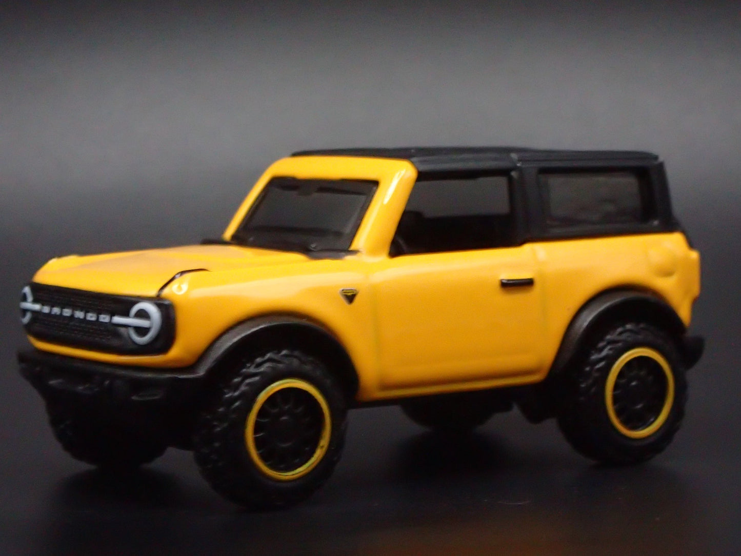2021-2025 FORD BRONCO BADLANDS 2 TWO DOOR 1:64 SCALE DIORAMA DIECAST MODEL CAR