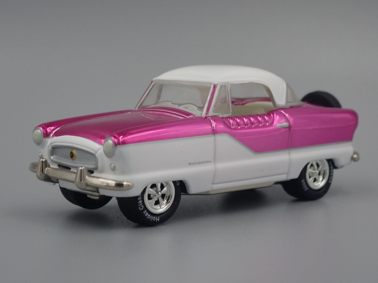 1958 58 AMC NASH METROPOLITAN WHITE 1:64 SCALE COLLECTIBLE DIECAST MODEL CAR