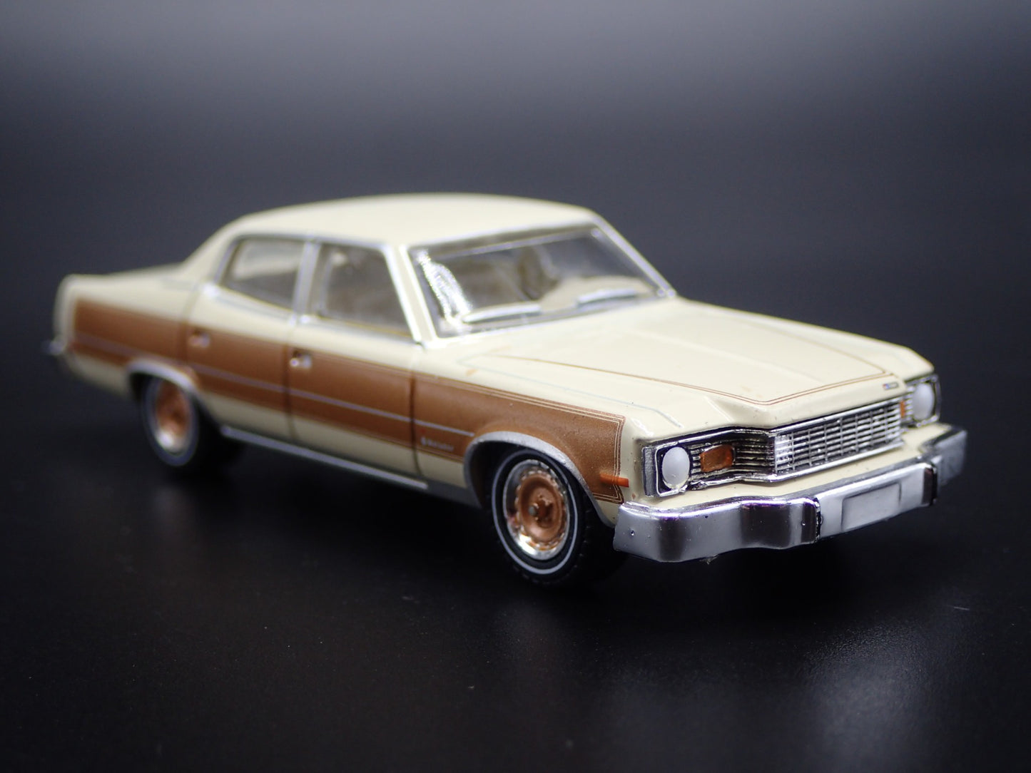 1978 78 AMC MATADOR BARCELONA FOUR 4 DOOR 1:64 SCALE DIORAMA DIECAST MODEL CAR
