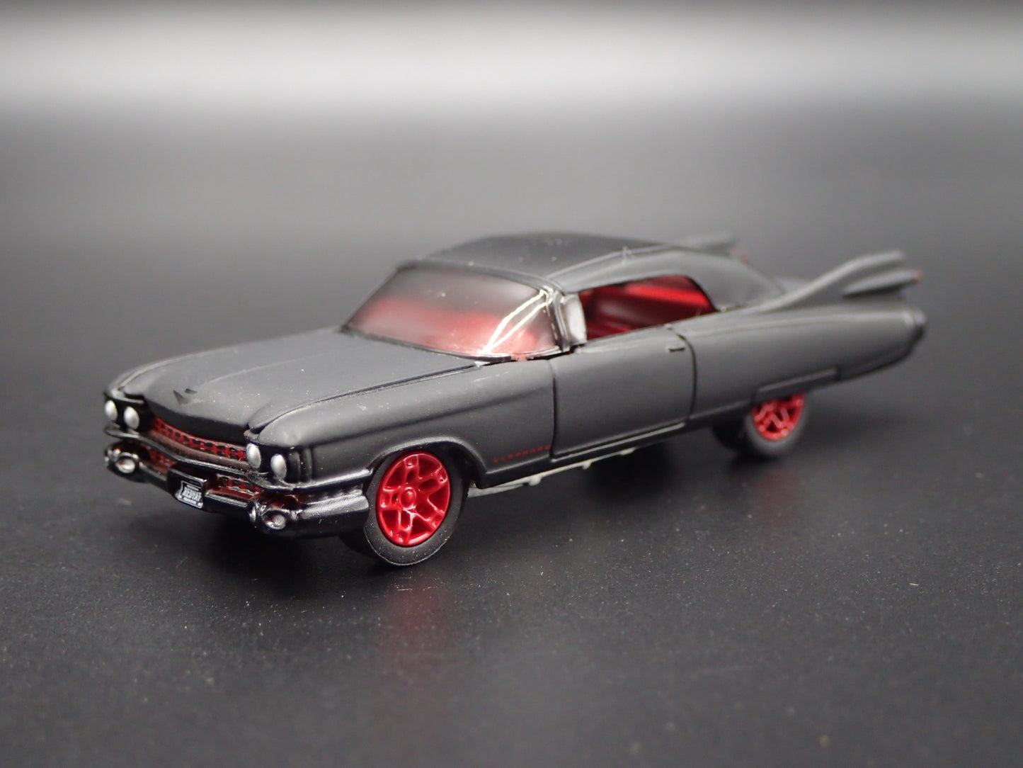 1959 59 CADILLAC CADDY ELDORADO CONVERTIBLE 1:64 SCALE DIORAMA DIECAST MODEL CAR