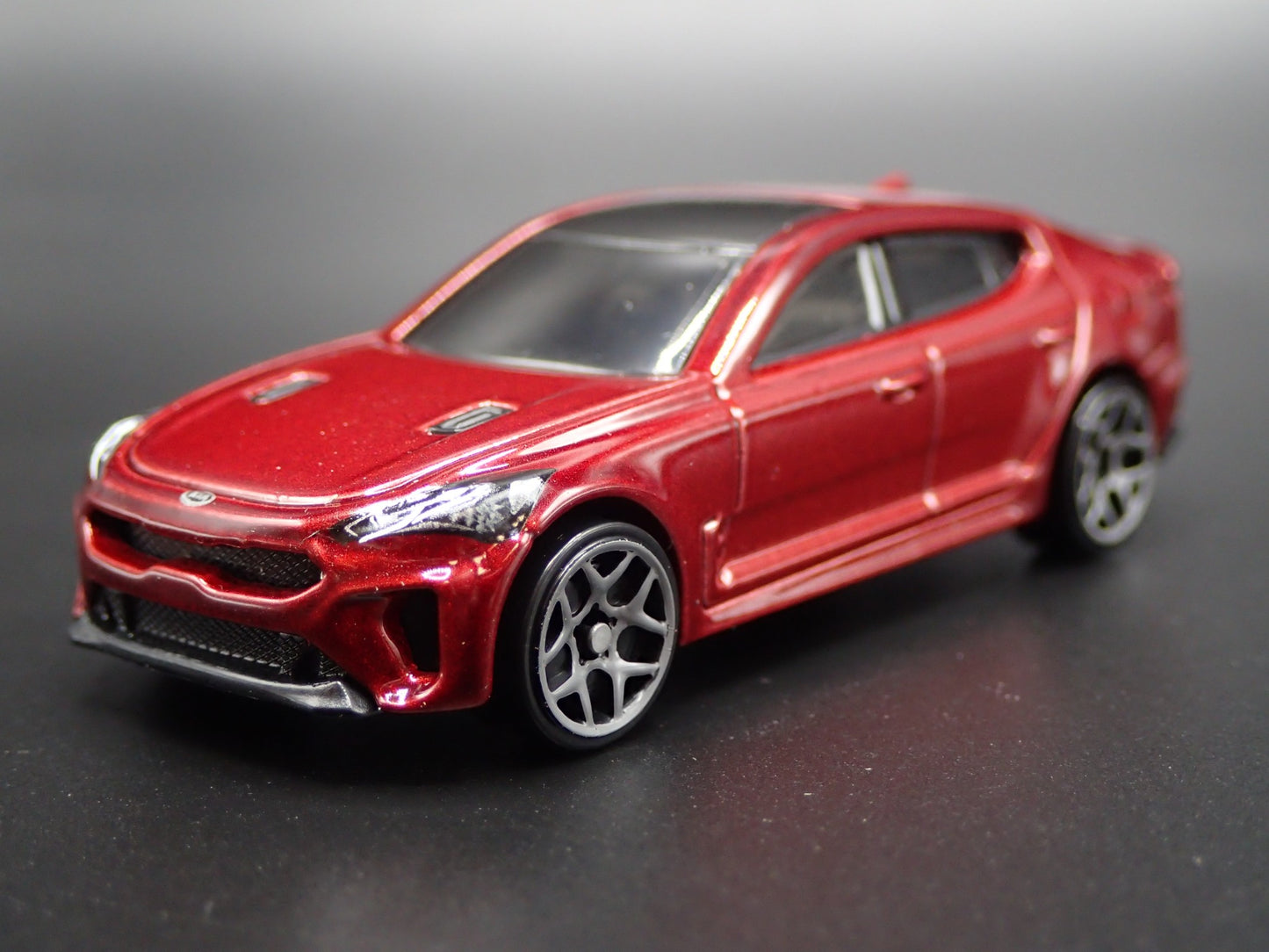 2018-2023 KIA STINGER GT RED 1:64 SCALE COLLECTIBLE DIORAMA DIECAST MODEL CAR