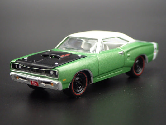1969 1/2 DODGE CORONET SUPER BEE GREEN 1:64 SCALE COLLECTIBLE DIECAST MODEL CAR