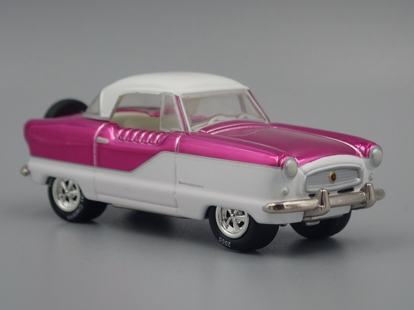 1958 58 AMC NASH METROPOLITAN WHITE 1:64 SCALE COLLECTIBLE DIECAST MODEL CAR