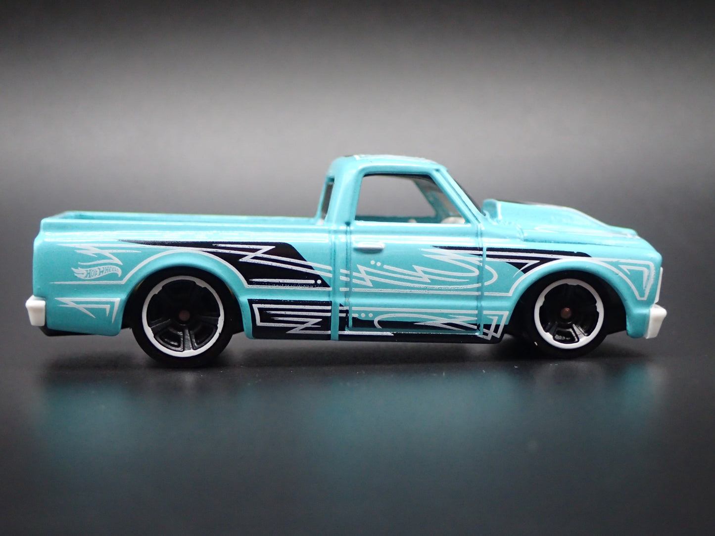 1967 67 CHEVY CHEVROLET C10 SHORT BED PICKUP TRUCK 1:64 SCALE DIECAST MODEL CAR