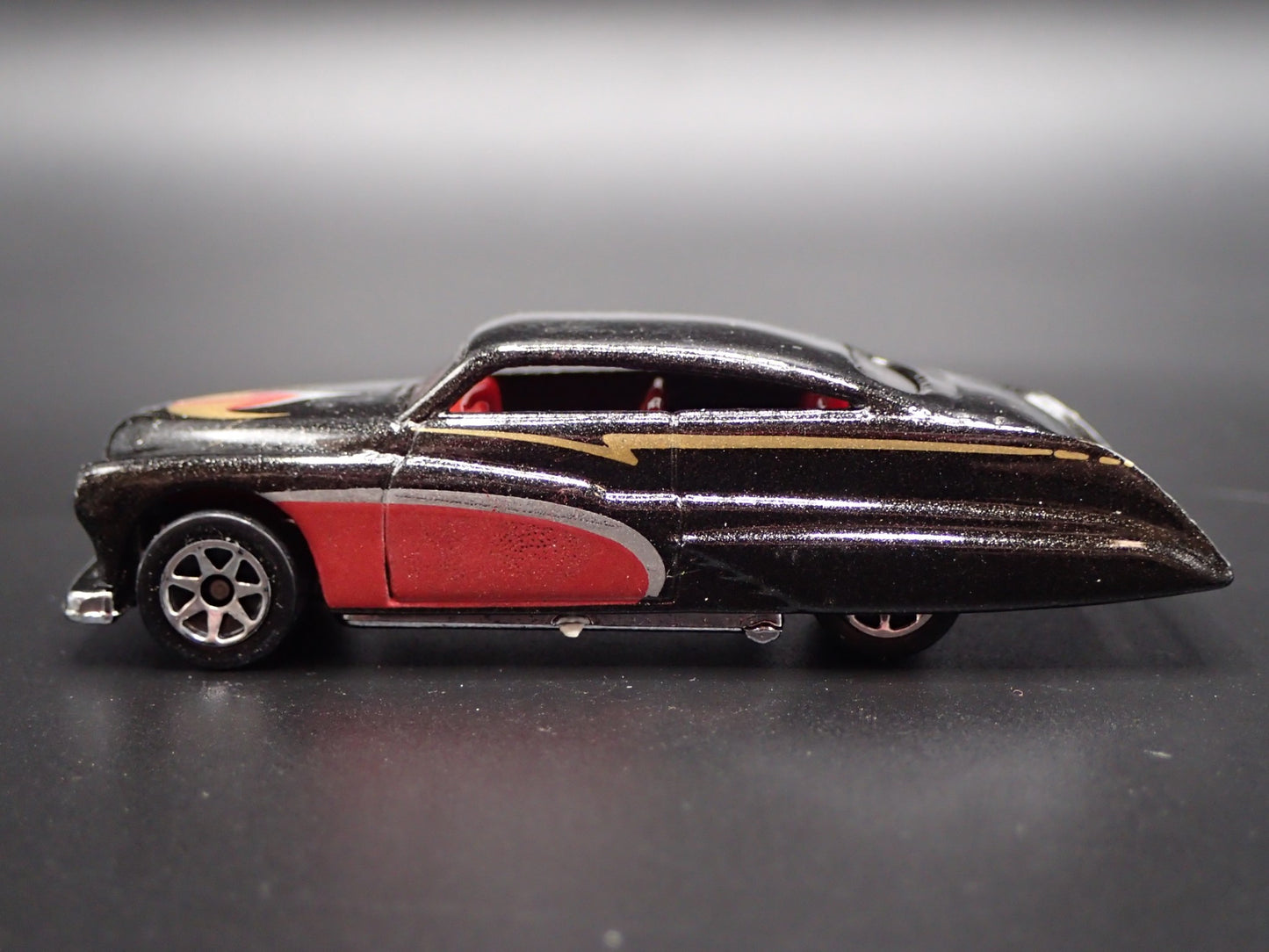 1951 51 MERC MERCURY PURPLE PASSION BLACK 1:64 SCALE DIORAMA DIECAST MODEL CAR