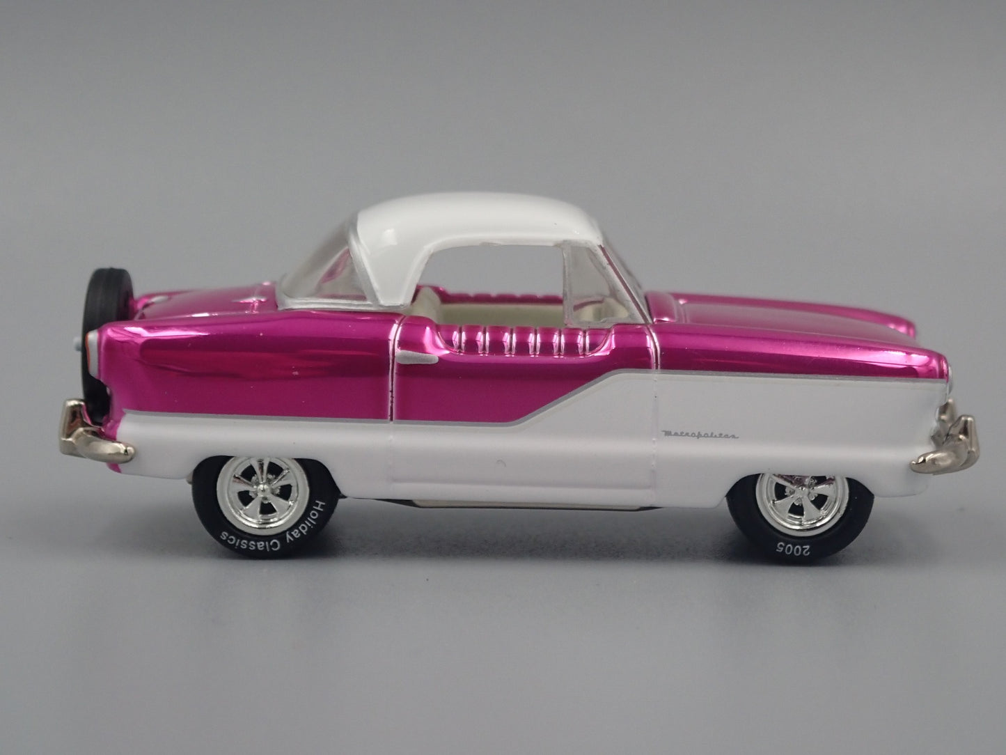 1958 58 AMC NASH METROPOLITAN WHITE 1:64 SCALE COLLECTIBLE DIECAST MODEL CAR