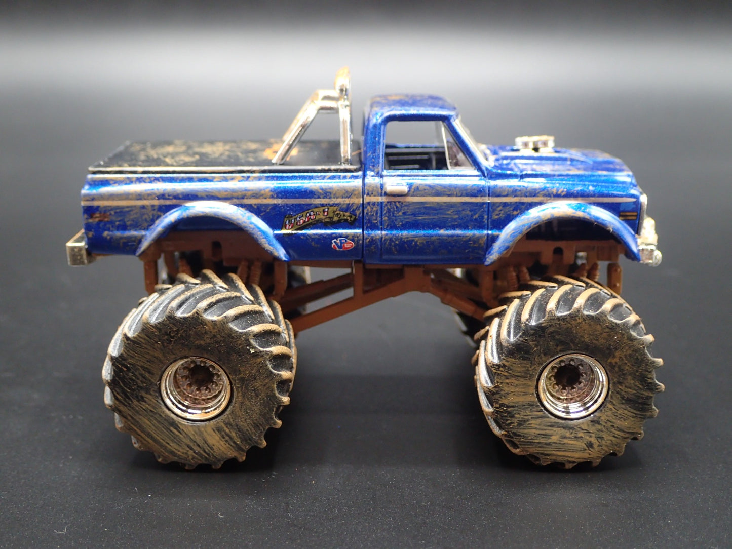 1970 70 CHEVY CHEVROLET K10 USA1 HERITAGE MONSTER TRUCK 1:64 SCALE DIECAST CAR