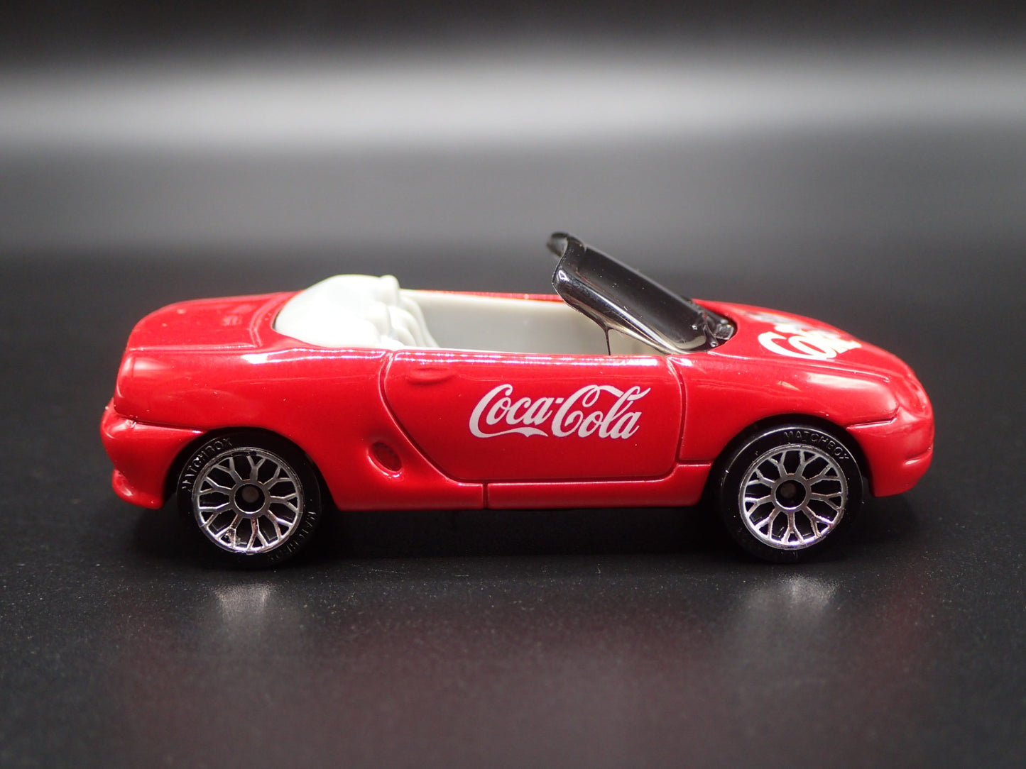 1995-2011 MG MGF 1.8I CONVERTIBLE COKE COCA COLA 1:64 SCALE DIECAST MODEL CAR