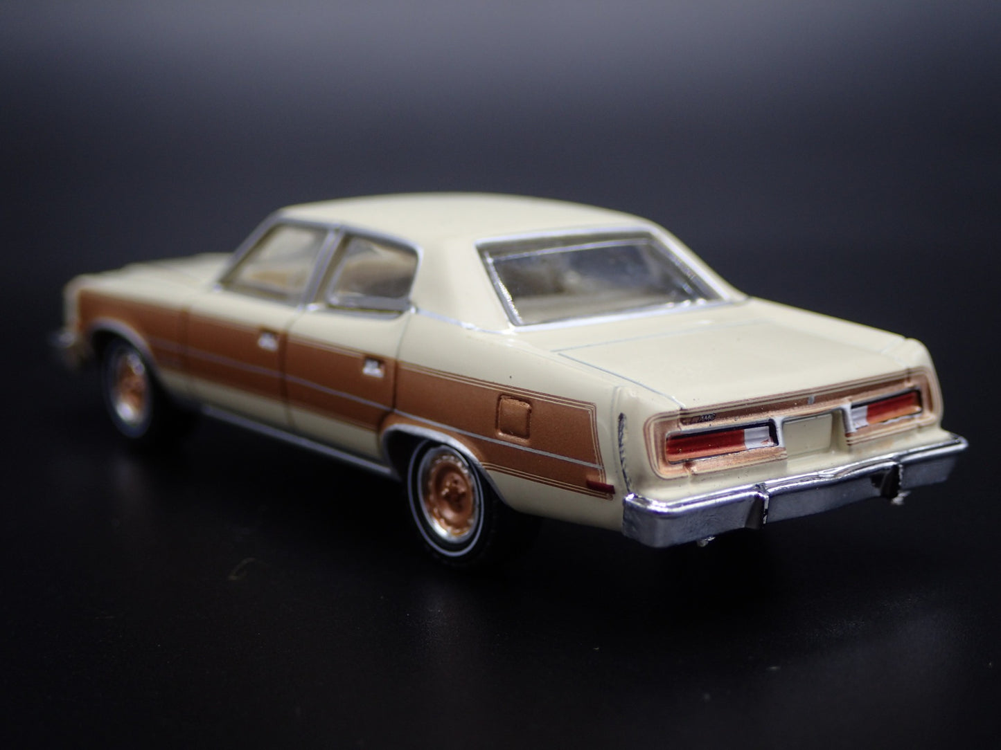 1978 78 AMC MATADOR BARCELONA FOUR 4 DOOR 1:64 SCALE DIORAMA DIECAST MODEL CAR