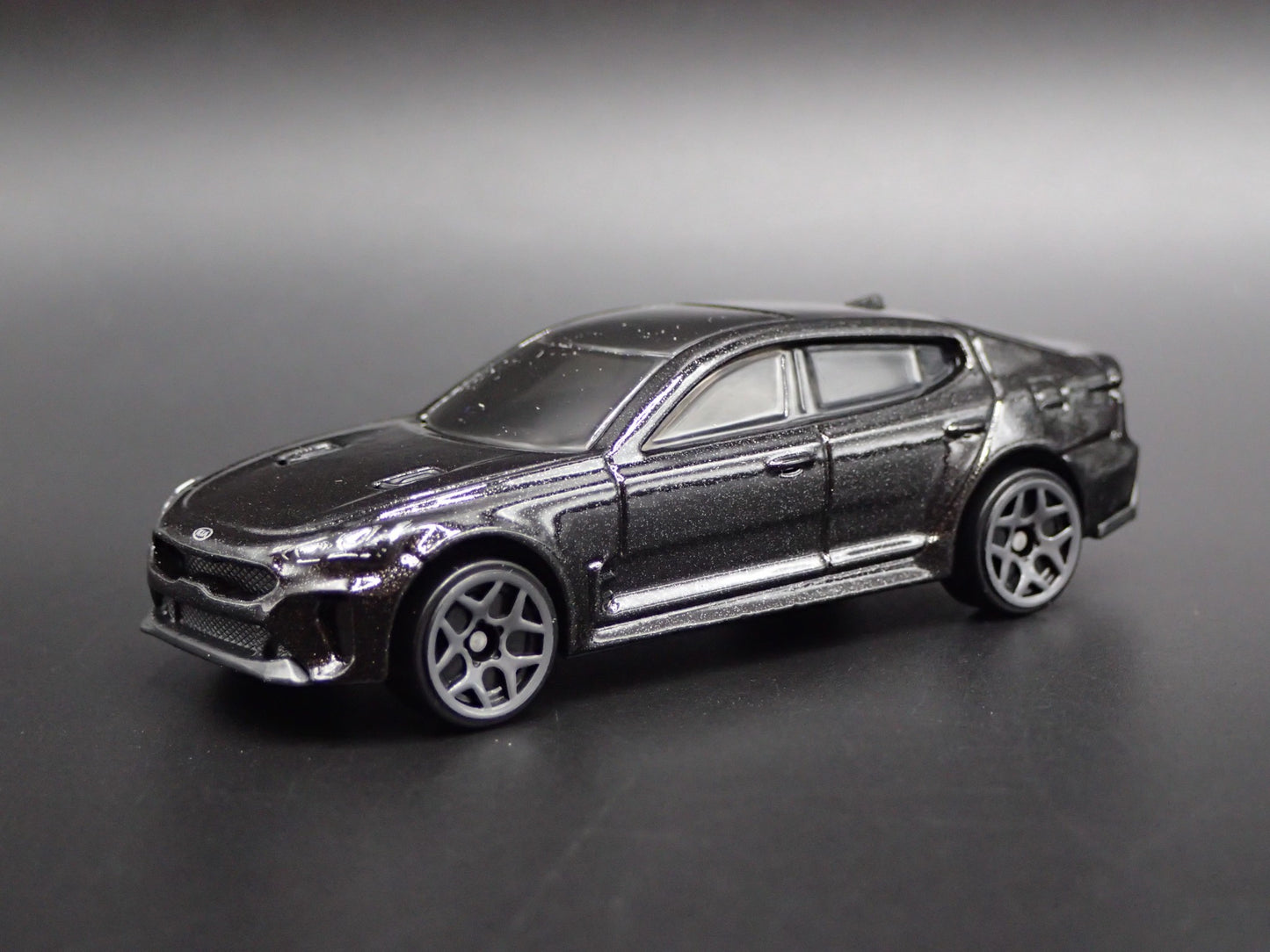 2018-2023 KIA STINGER GT BLACK 1:64 SCALE COLLECTIBLE DIORAMA DIECAST MODEL CAR