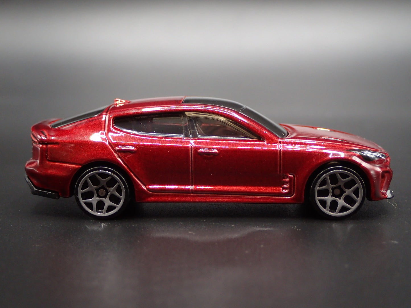 2018-2023 KIA STINGER GT RED 1:64 SCALE COLLECTIBLE DIORAMA DIECAST MODEL CAR