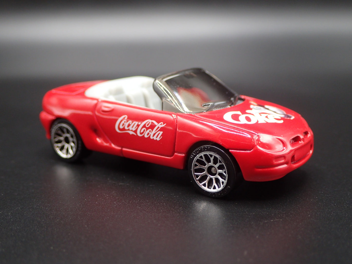 1995-2011 MG MGF 1.8I CONVERTIBLE COKE COCA COLA 1:64 SCALE DIECAST MODEL CAR