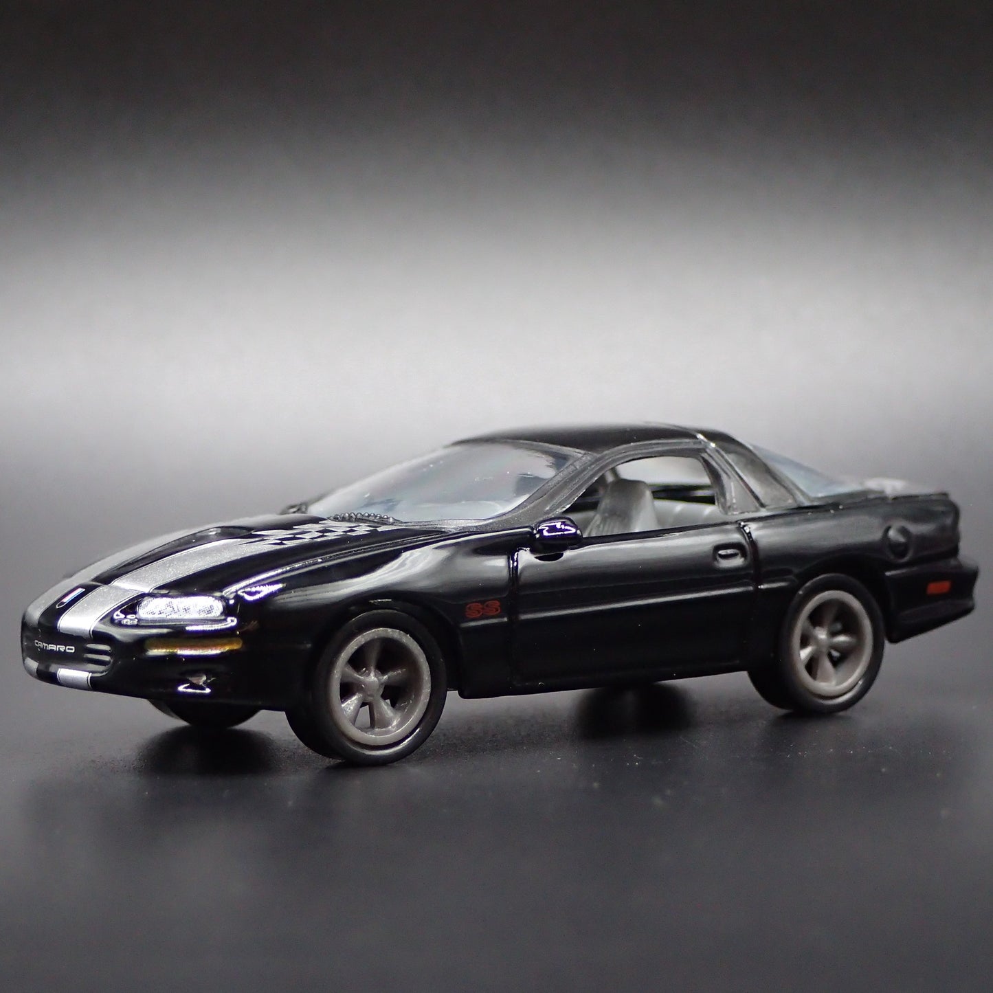 2002 CHEVY CHEVROLET CAMARO SS BLACK 35TH 1:64 SCALE DIORAMA DIECAST MODEL CAR