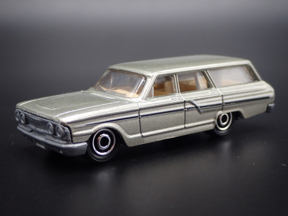 1964 64 FORD FAIRLANE STATION WAGON RARE 1:64 SCALE DIORAMA DIECAST MODEL CAR