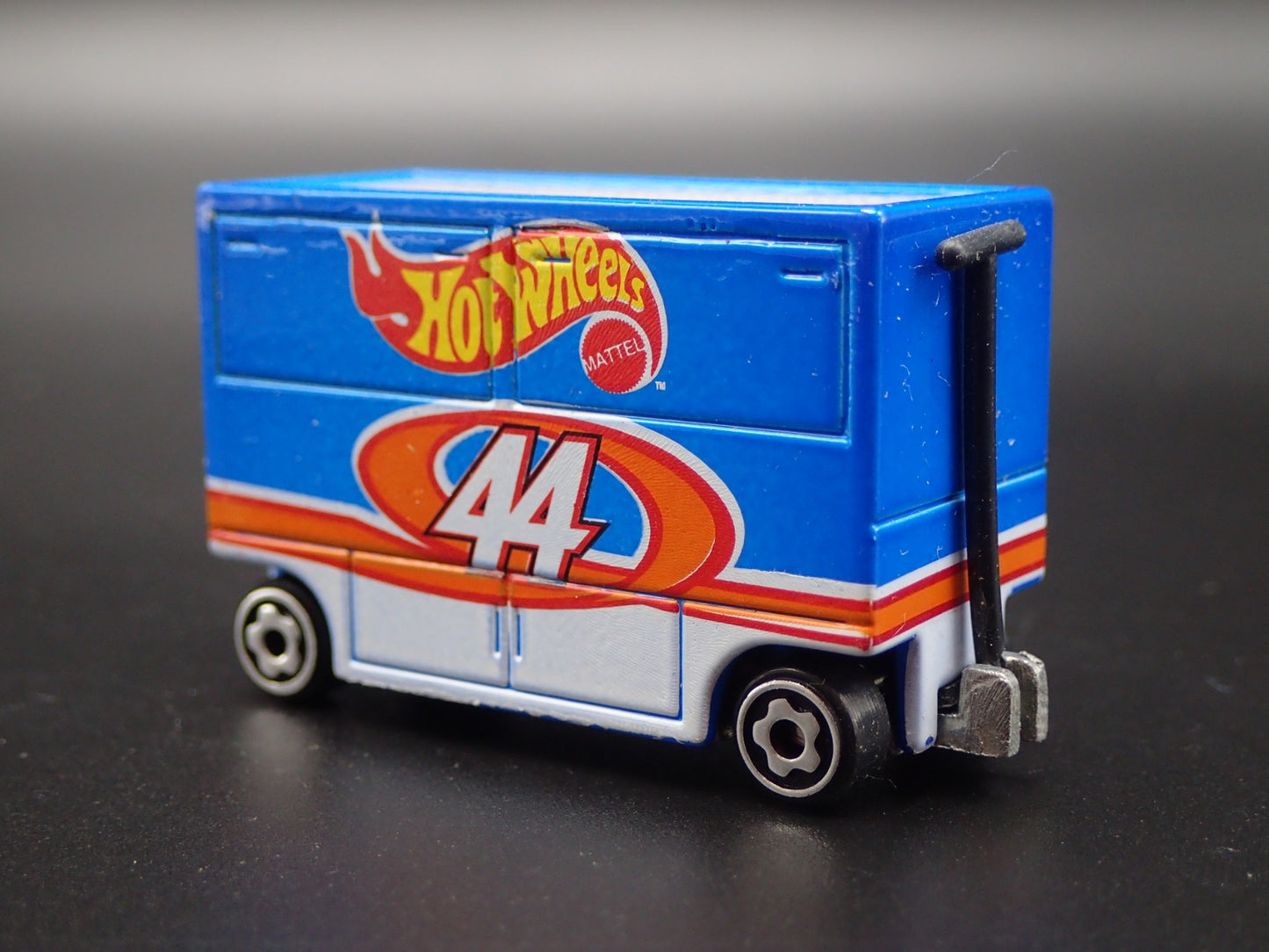 NASCAR TOOL CART WAR WAGON HOT WHEELS 44 1:64 SCALE DIECAST MODEL CAR