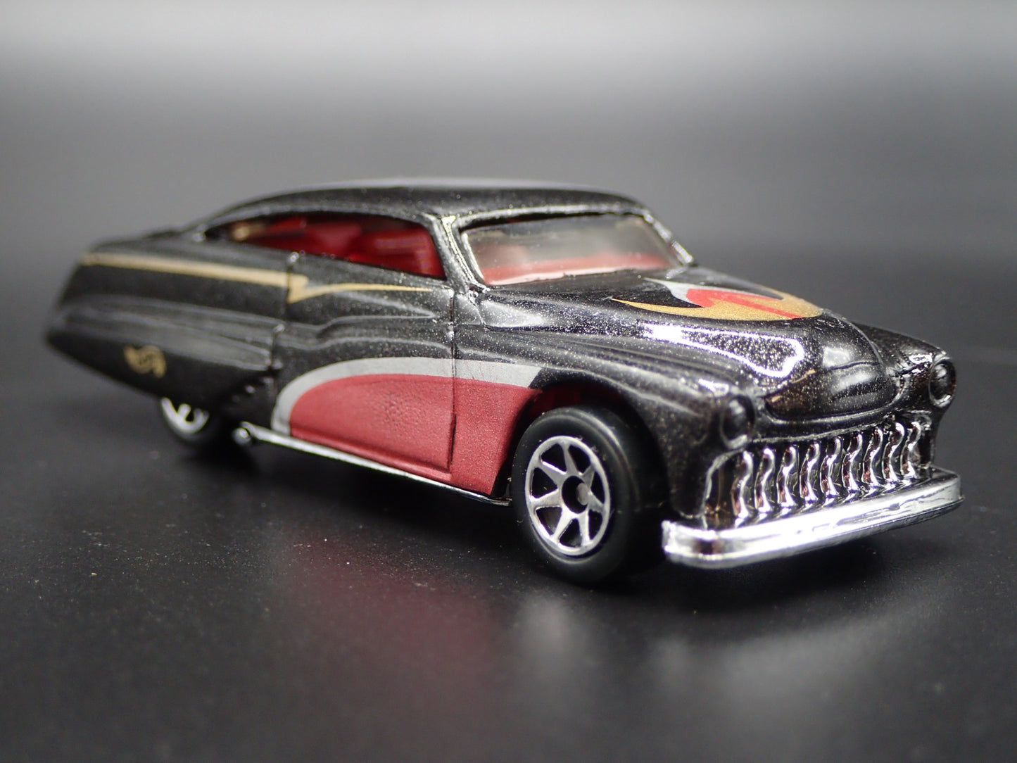1951 51 MERC MERCURY PURPLE PASSION BLACK 1:64 SCALE DIORAMA DIECAST MODEL CAR
