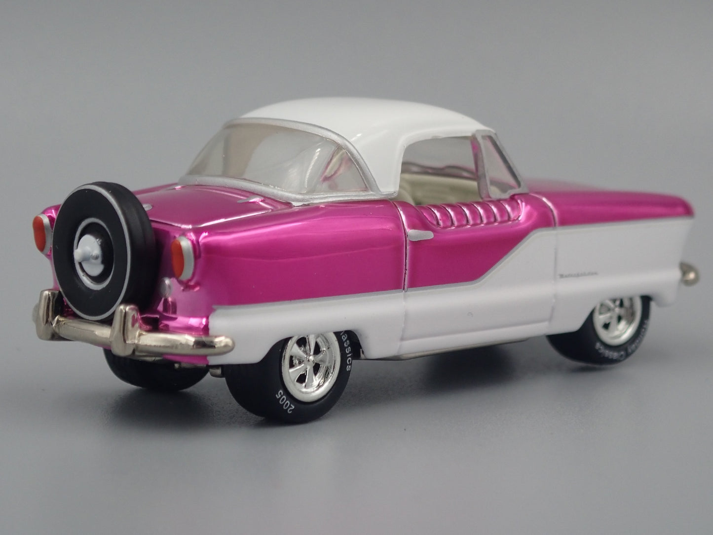 1958 58 AMC NASH METROPOLITAN WHITE 1:64 SCALE COLLECTIBLE DIECAST MODEL CAR