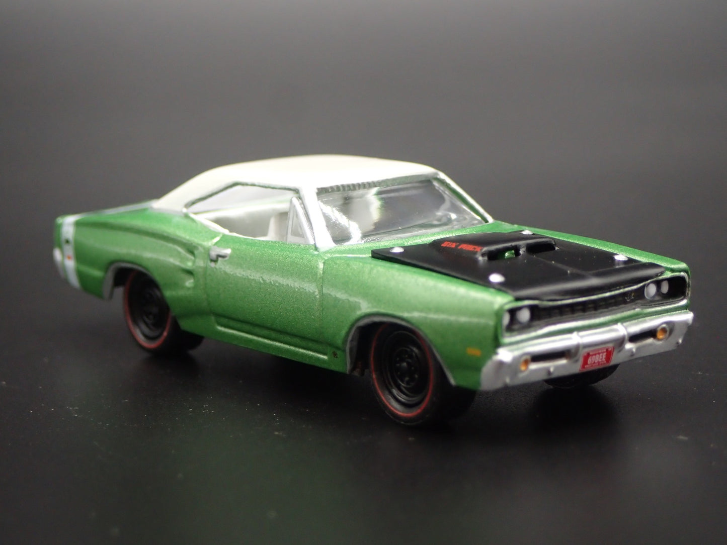 1969 1/2 DODGE CORONET SUPER BEE GREEN 1:64 SCALE COLLECTIBLE DIECAST MODEL CAR