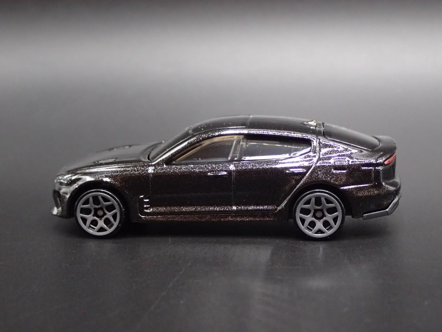 2018-2023 KIA STINGER GT BLACK 1:64 SCALE COLLECTIBLE DIORAMA DIECAST MODEL CAR