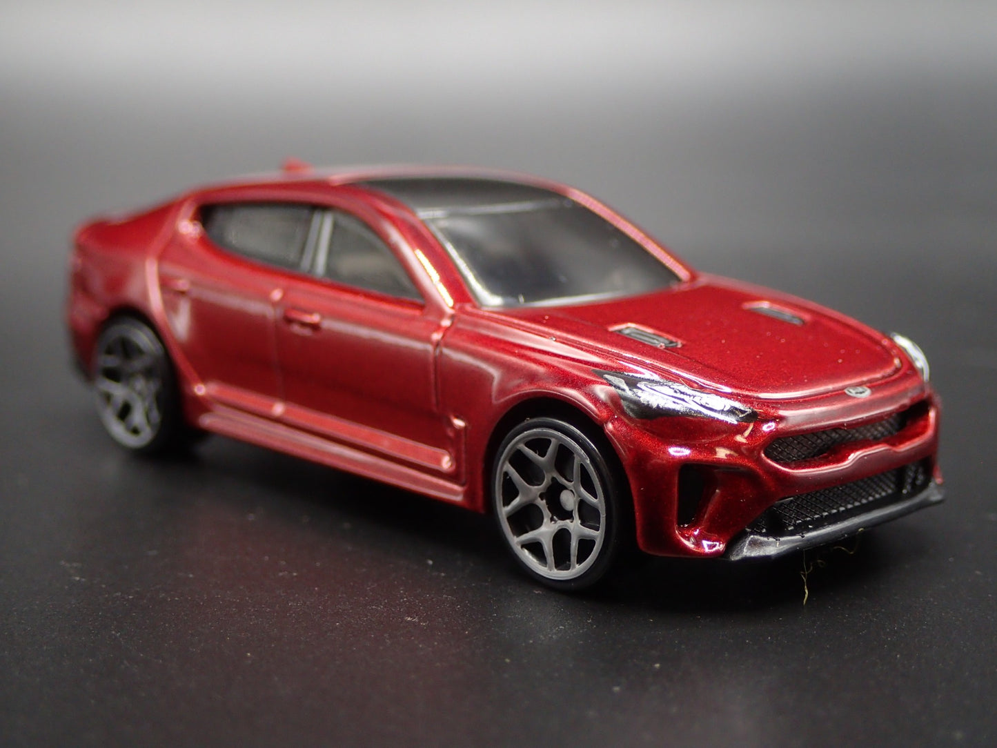 2018-2023 KIA STINGER GT RED 1:64 SCALE COLLECTIBLE DIORAMA DIECAST MODEL CAR