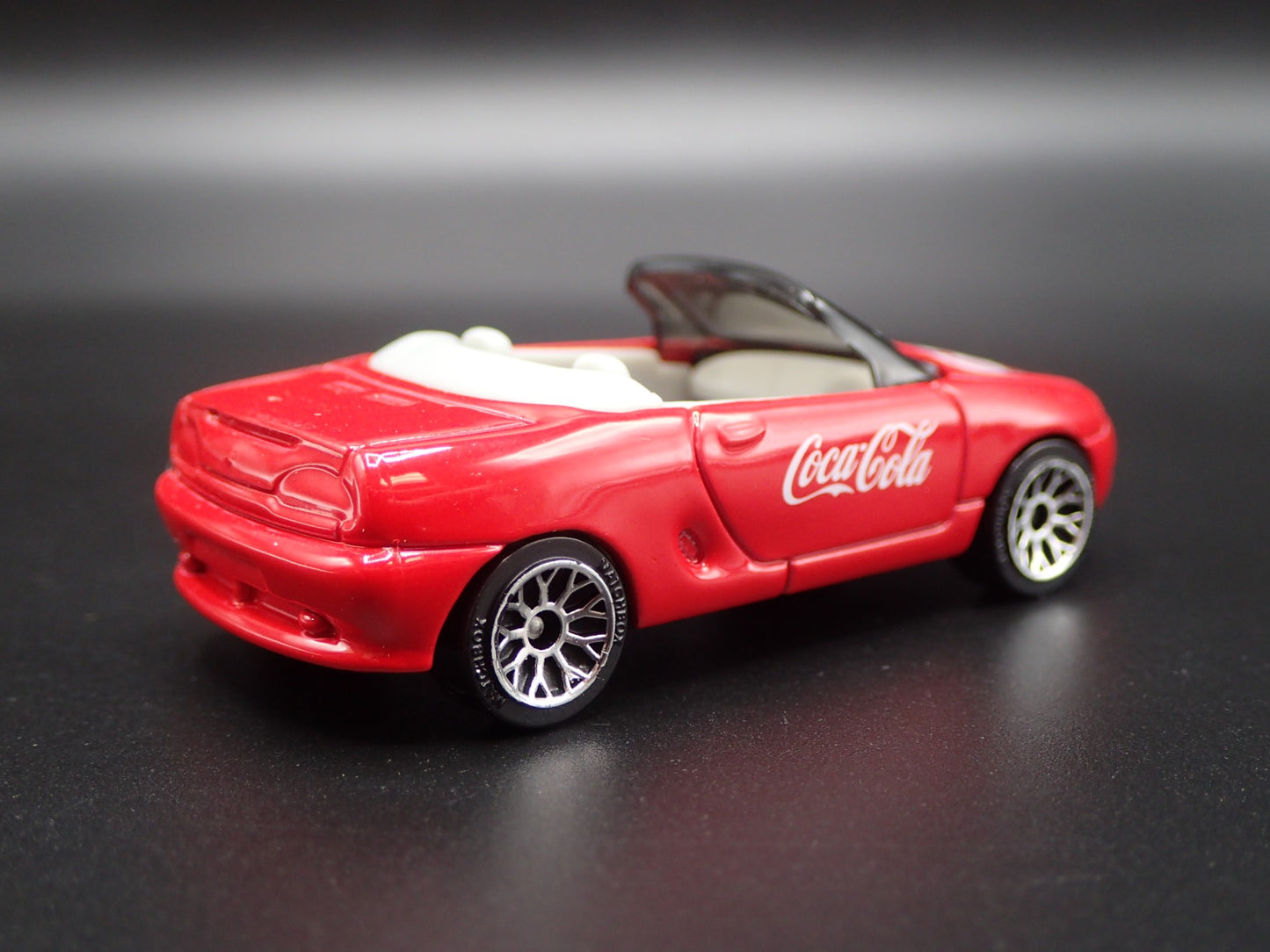 1995-2011 MG MGF 1.8I CONVERTIBLE COKE COCA COLA 1:64 SCALE DIECAST MODEL CAR