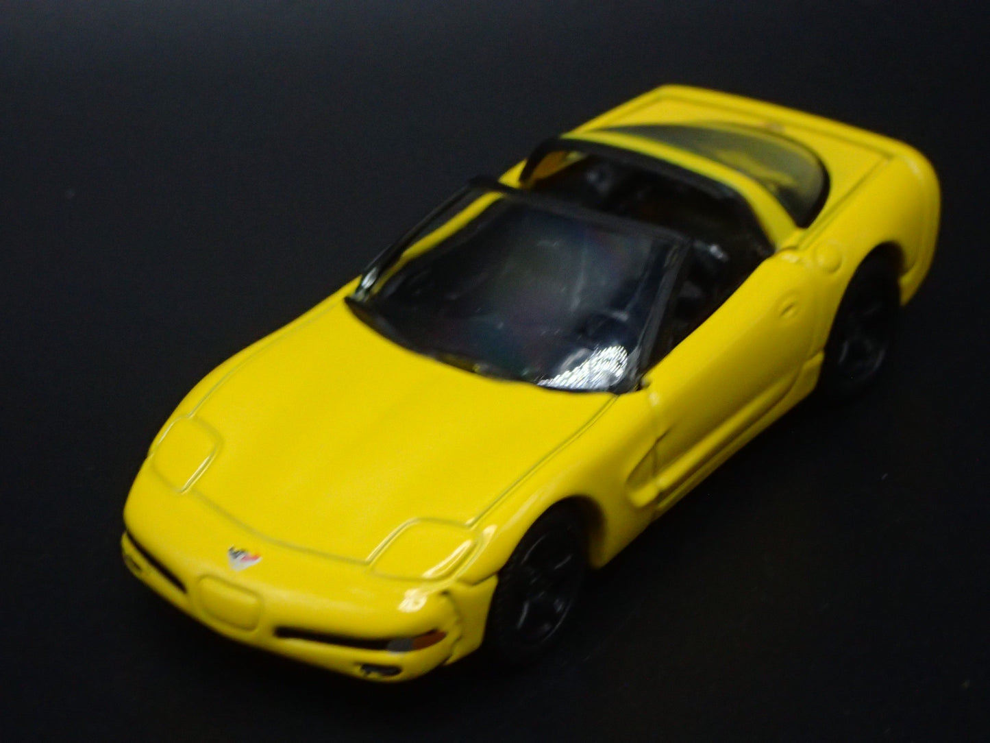 2003 03 CHEVY CHEVROLET CORVETTE C5 50TH YELLOW 1:64 SCALE DIECAST MODEL CAR
