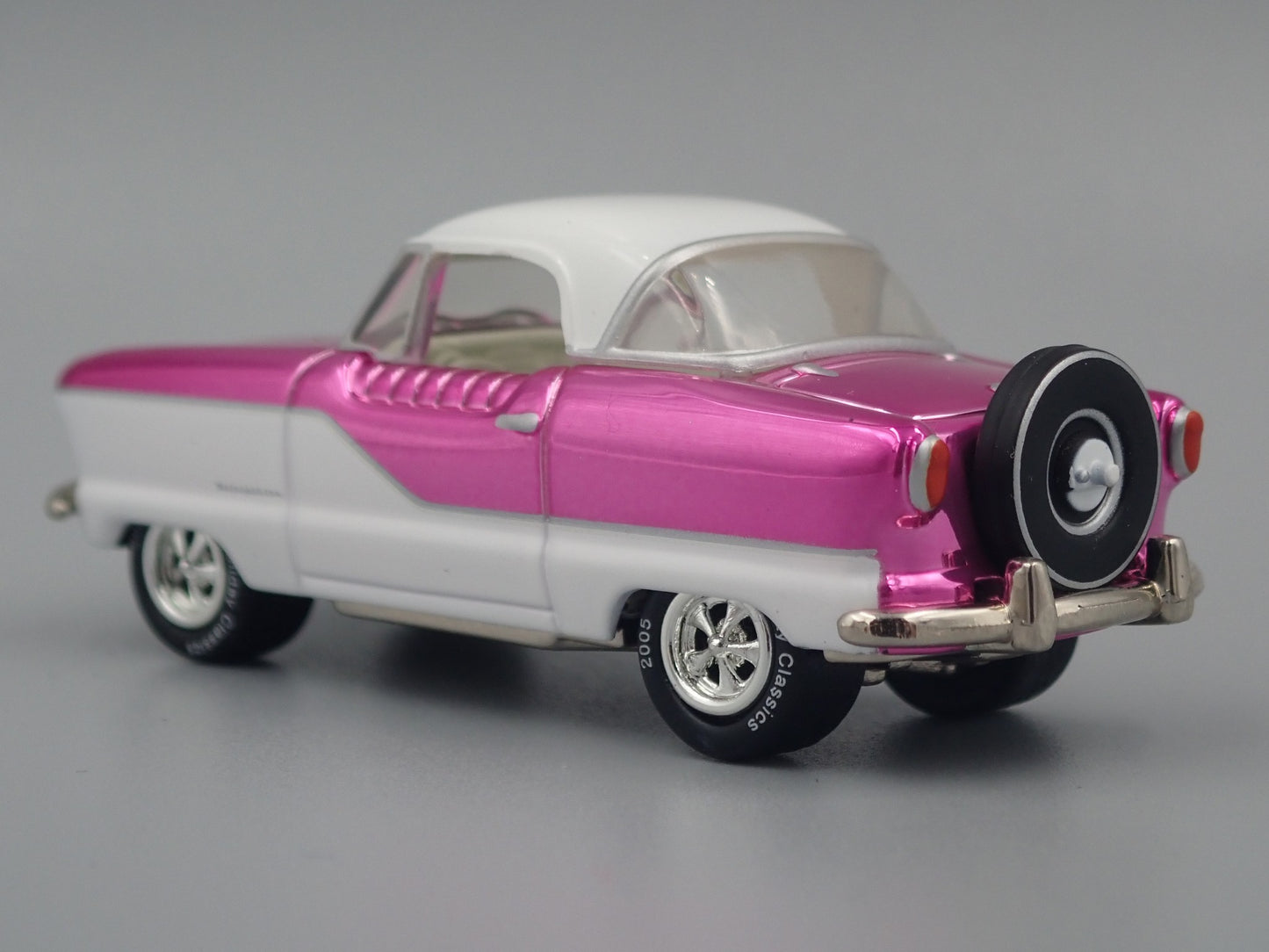 1958 58 AMC NASH METROPOLITAN WHITE 1:64 SCALE COLLECTIBLE DIECAST MODEL CAR
