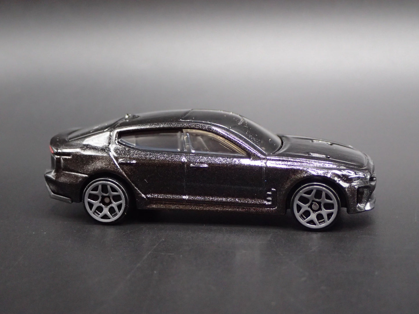 2018-2023 KIA STINGER GT BLACK 1:64 SCALE COLLECTIBLE DIORAMA DIECAST MODEL CAR