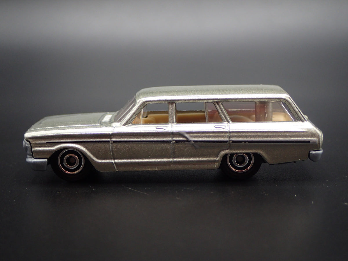 1964 64 FORD FAIRLANE STATION WAGON RARE 1:64 SCALE DIORAMA DIECAST MODEL CAR