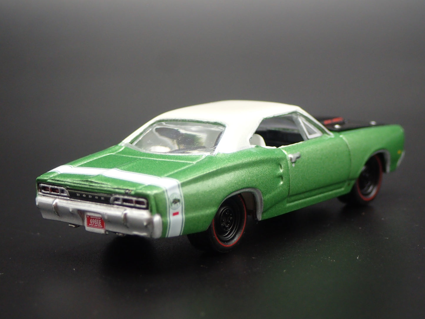 1969 1/2 DODGE CORONET SUPER BEE GREEN 1:64 SCALE COLLECTIBLE DIECAST MODEL CAR