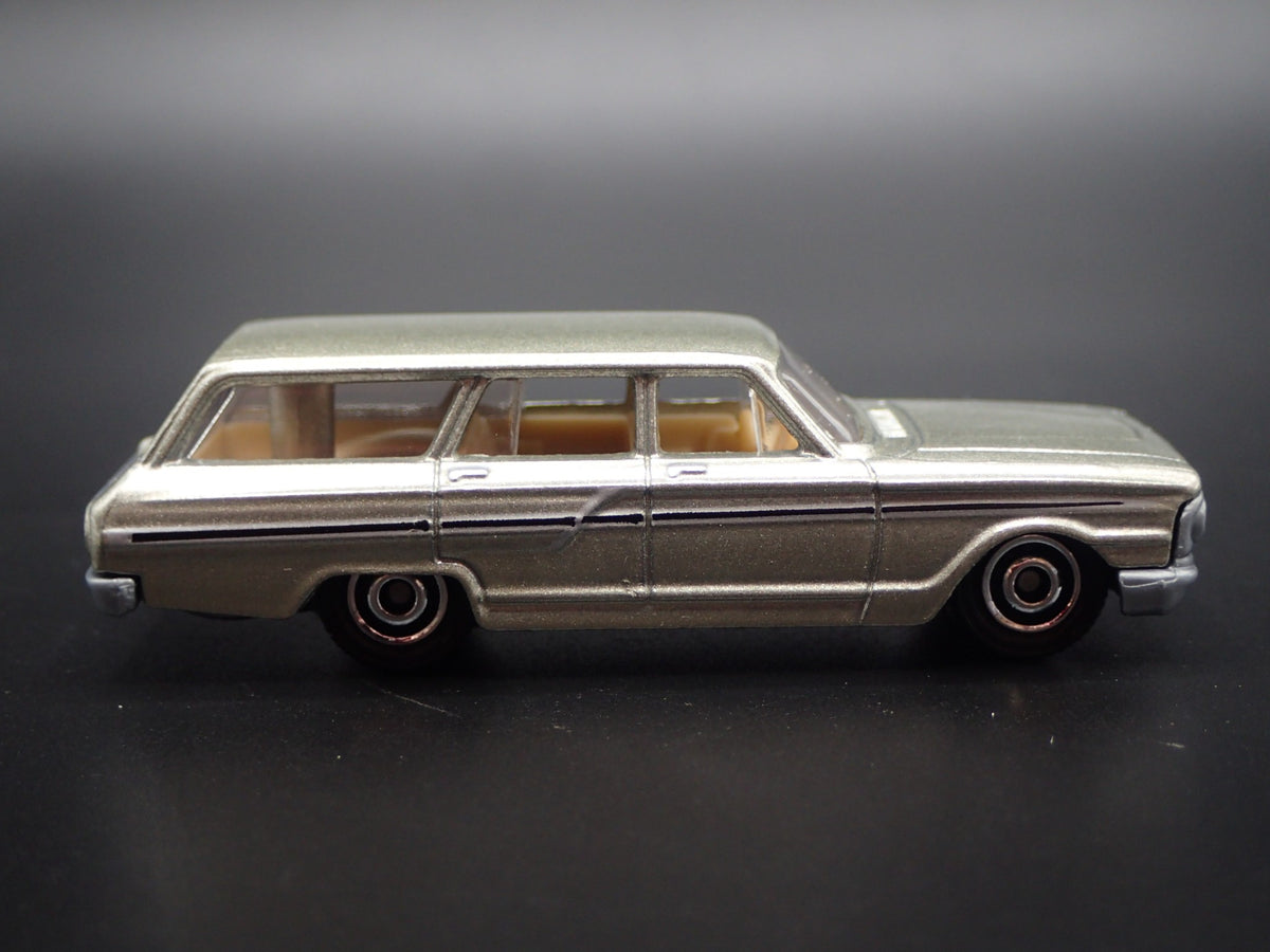 1964 64 FORD FAIRLANE STATION WAGON RARE 1:64 SCALE DIORAMA DIECAST MODEL CAR